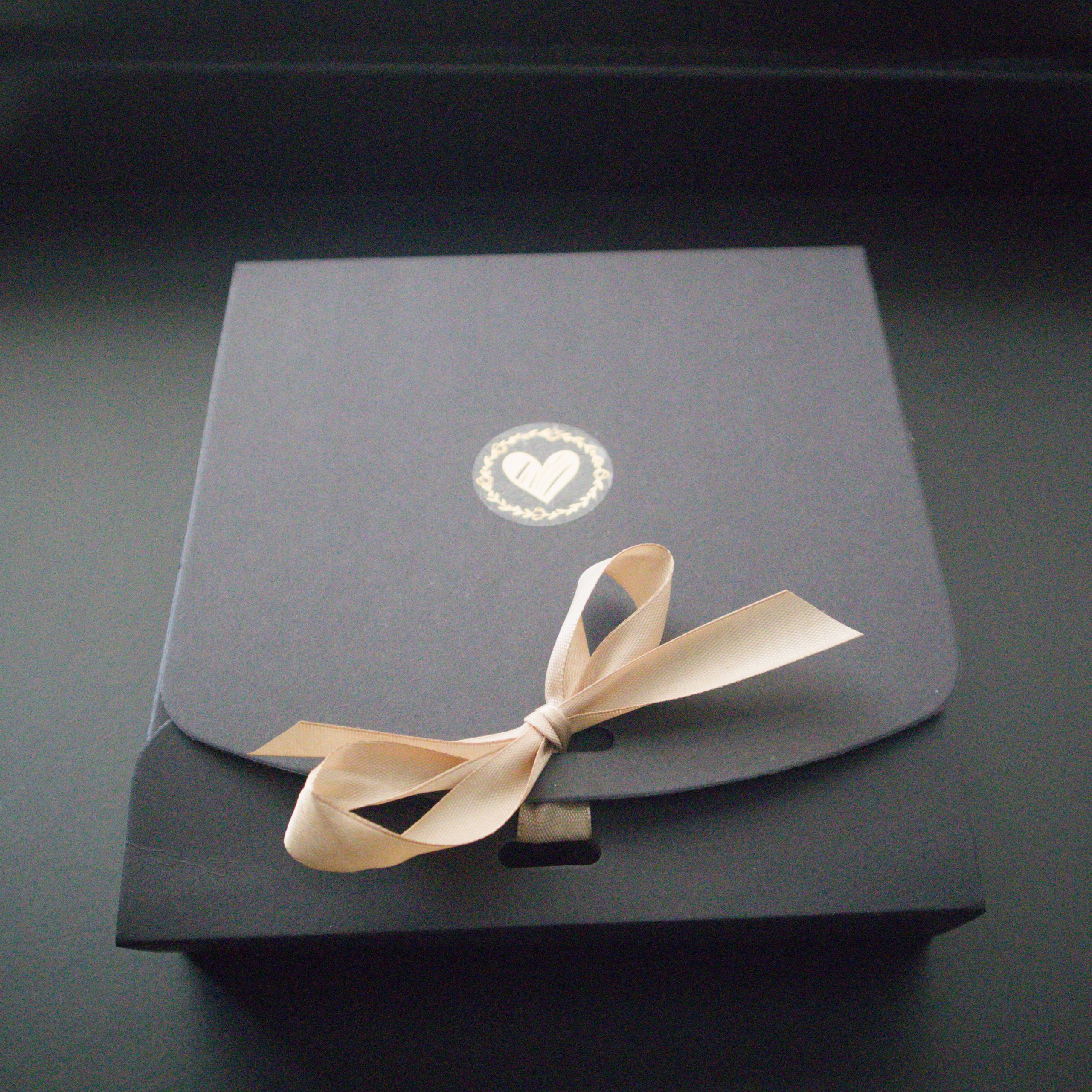 Romantic Gift Box with Rose Bouquet & Sweet Cookies